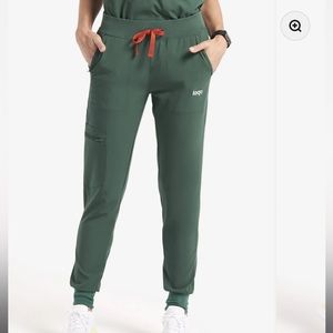 Hunter green jogger scrubs, medium petite, woman’s.